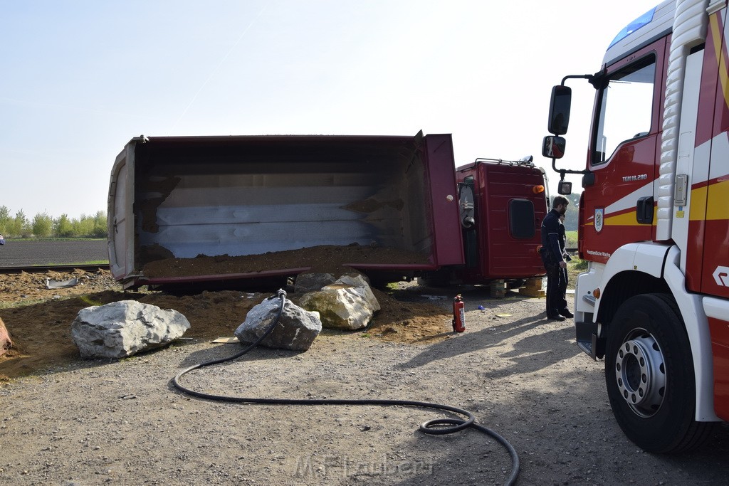 Schwerer VU LKW Zug Bergheim Kenten Koelnerstr P088.JPG - Miklos Laubert